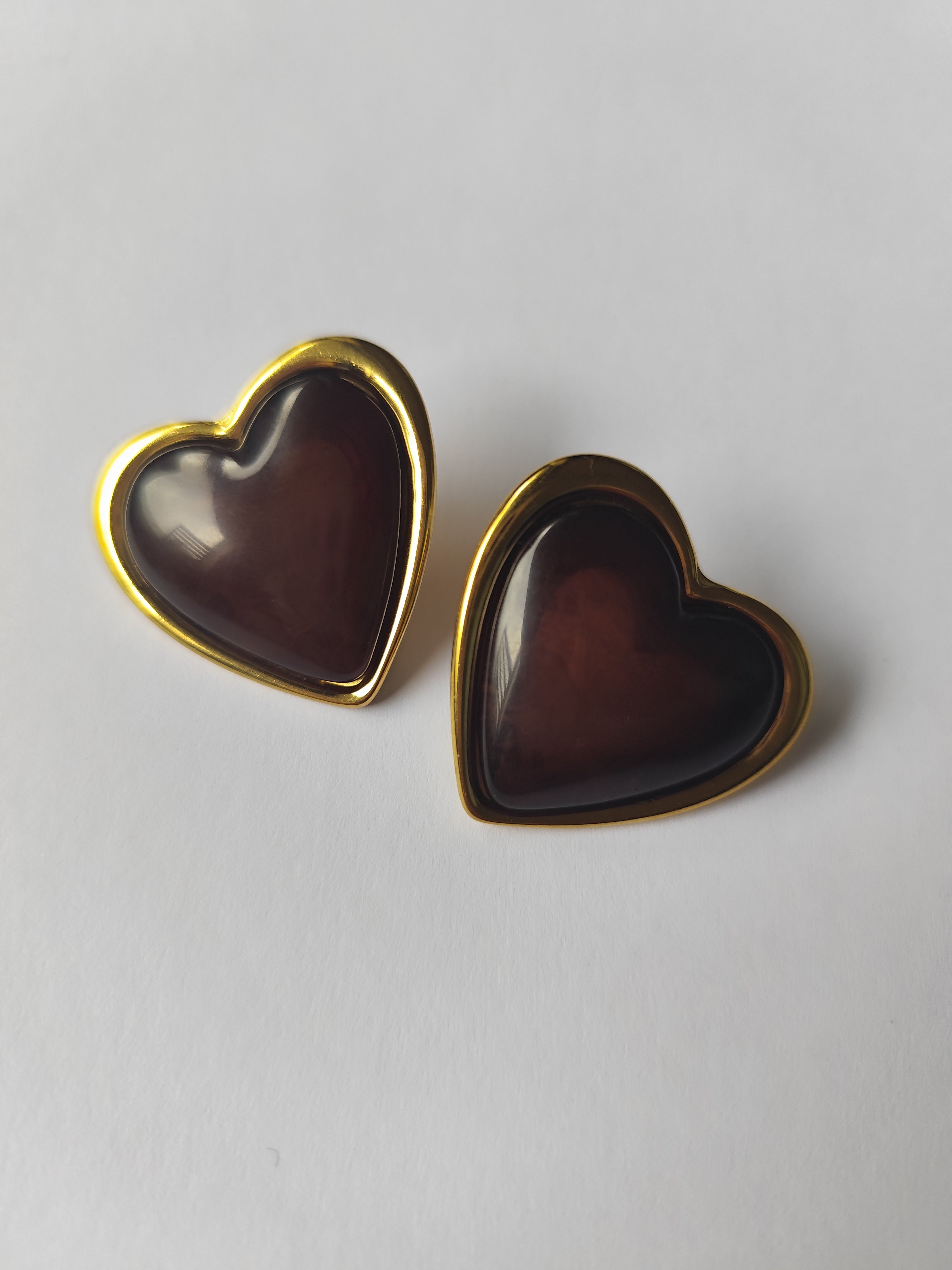 Brincos Coração Intenso – Castanho