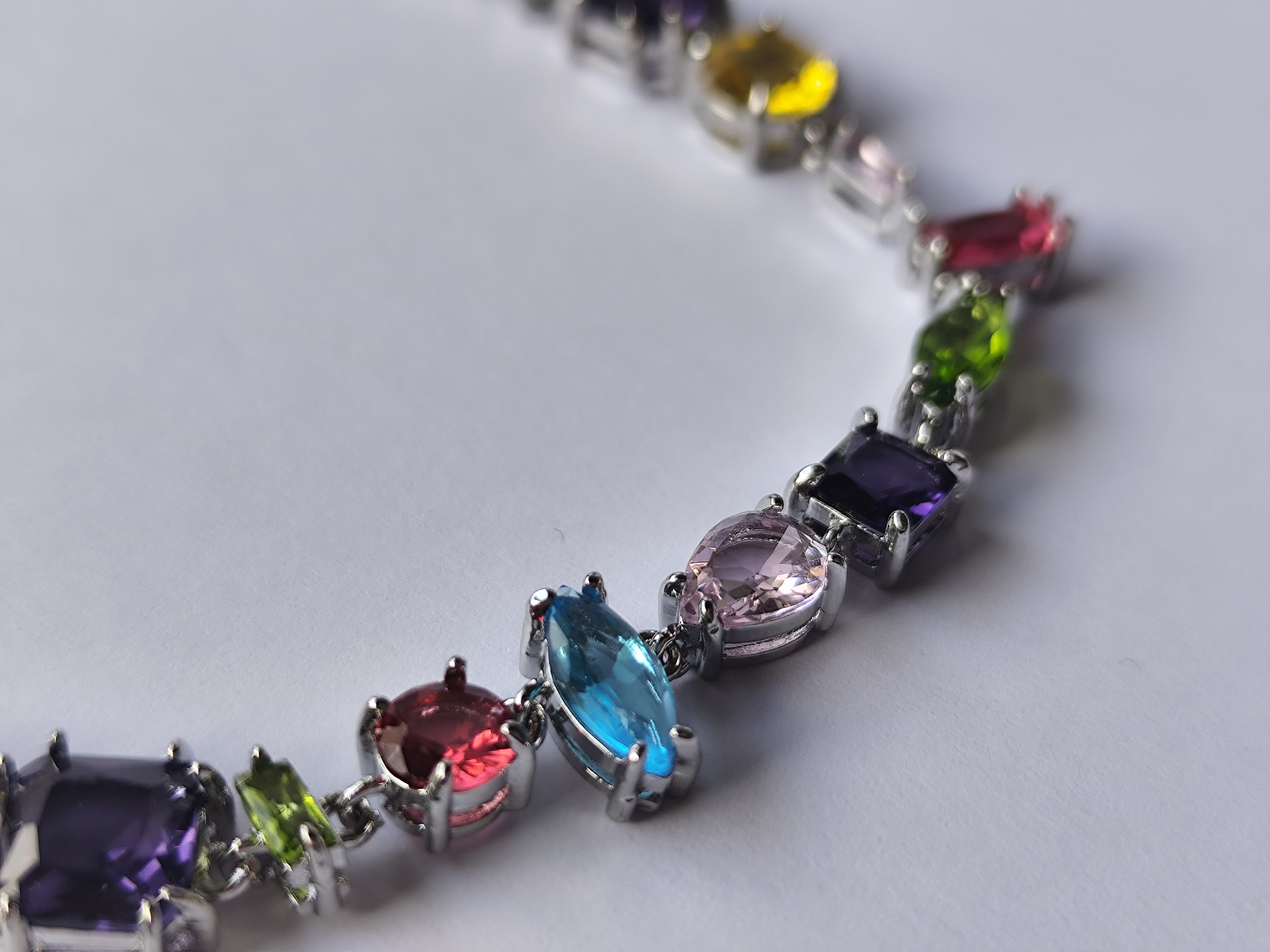 Colar Arco-Íris Prateado