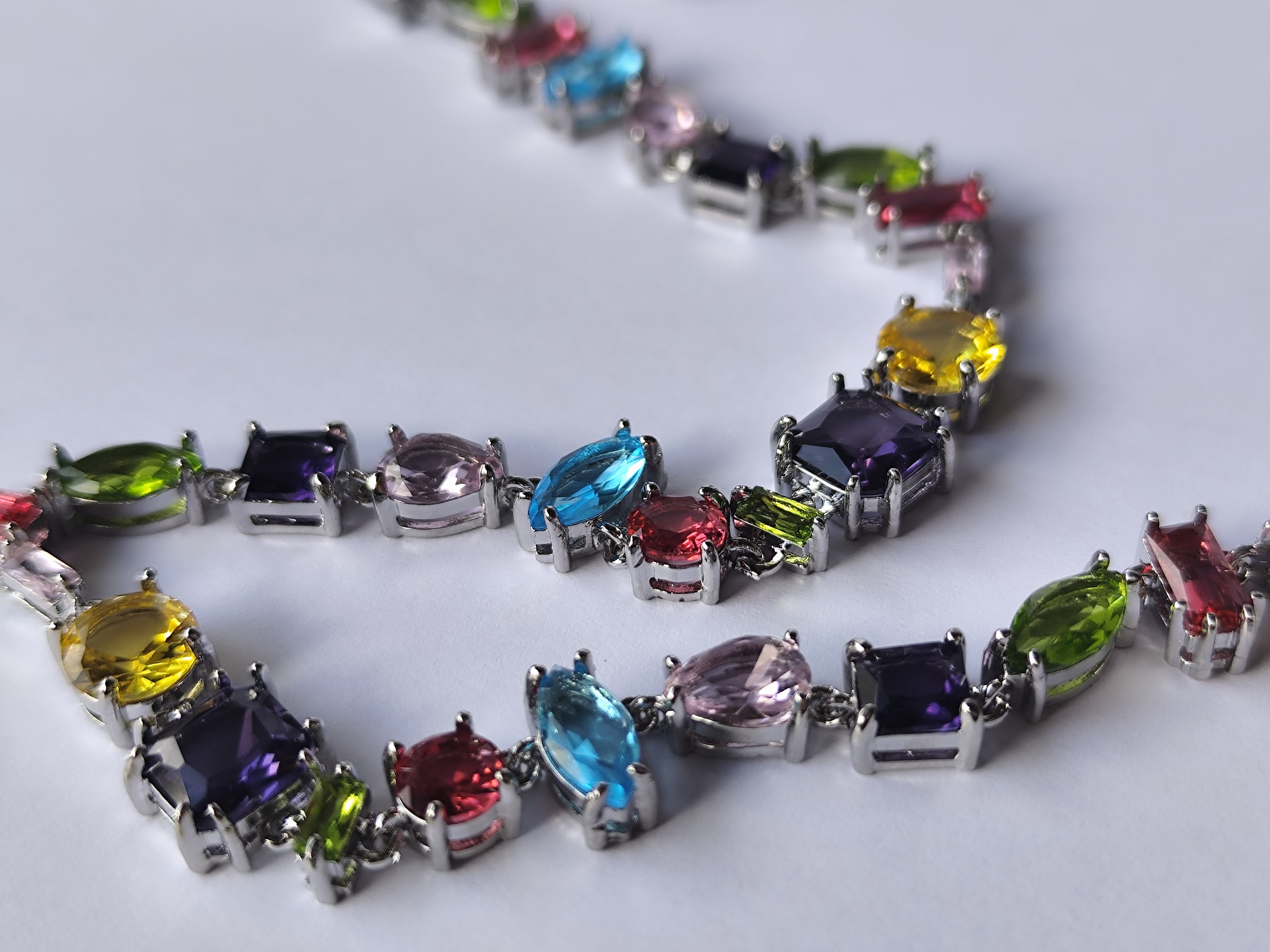 Colar Arco-Íris Prateado