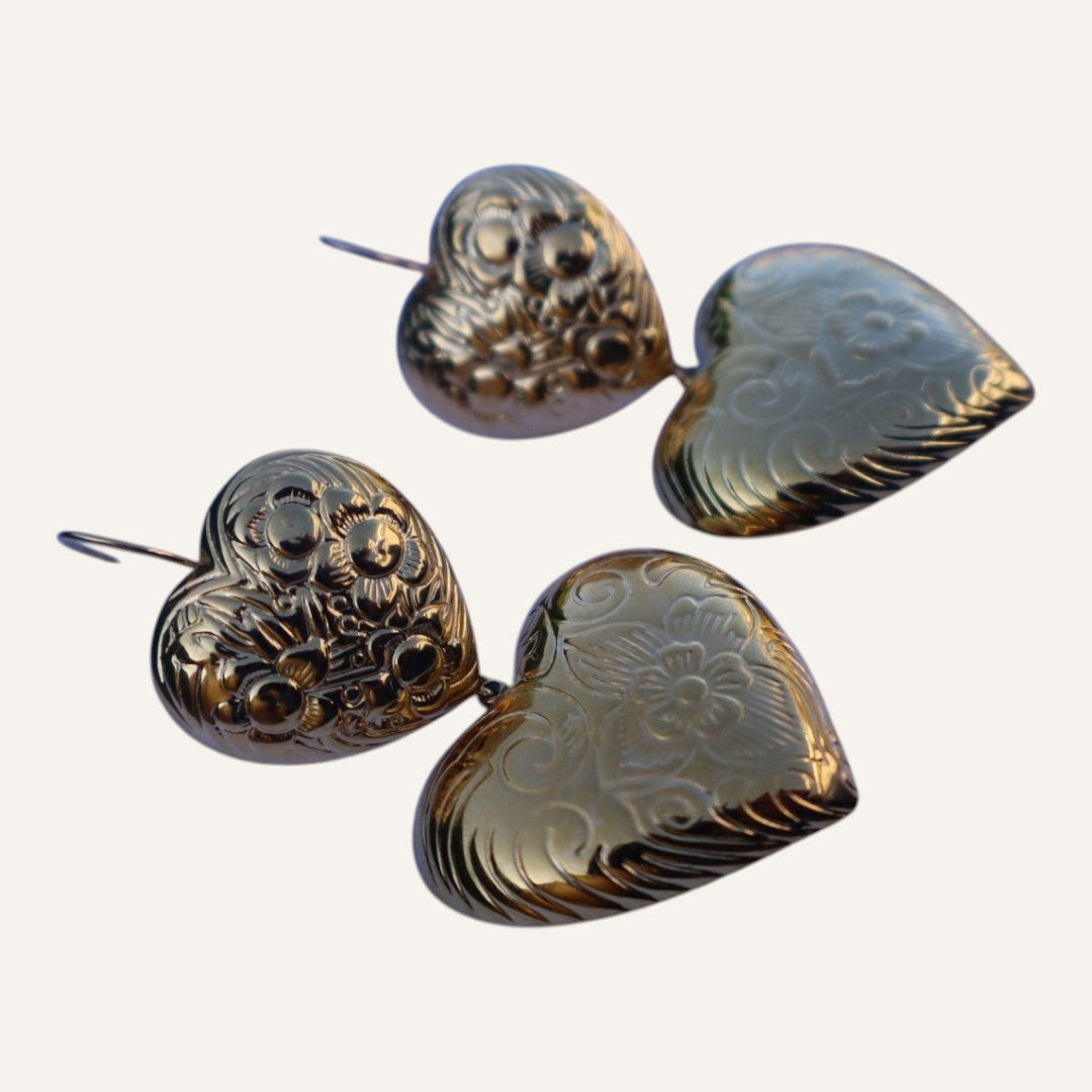 Brincos Coração Vintage Dourado