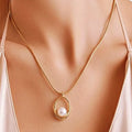 Colar Oval Pérola Dourado