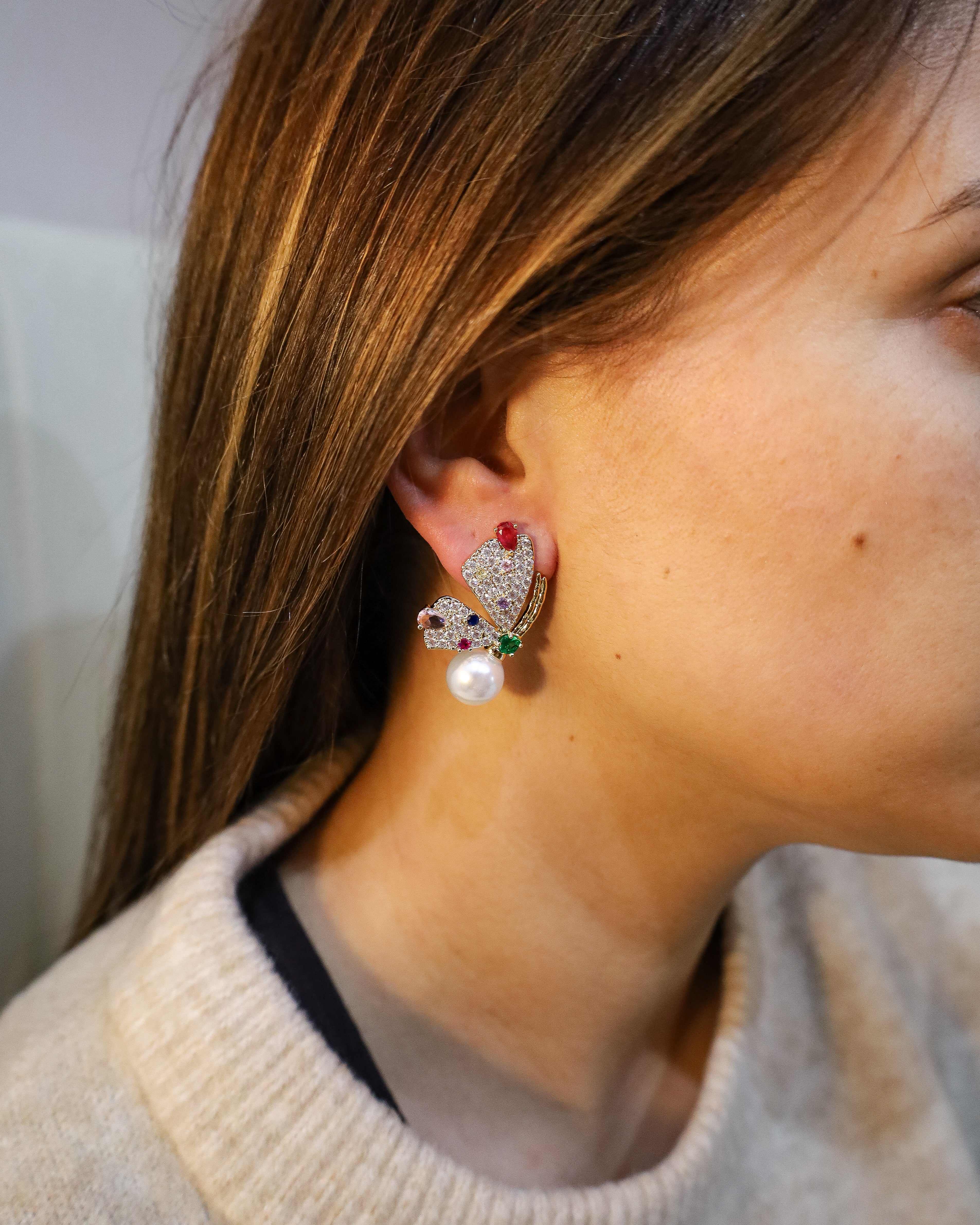 Brincos Butterfly Pearl Color