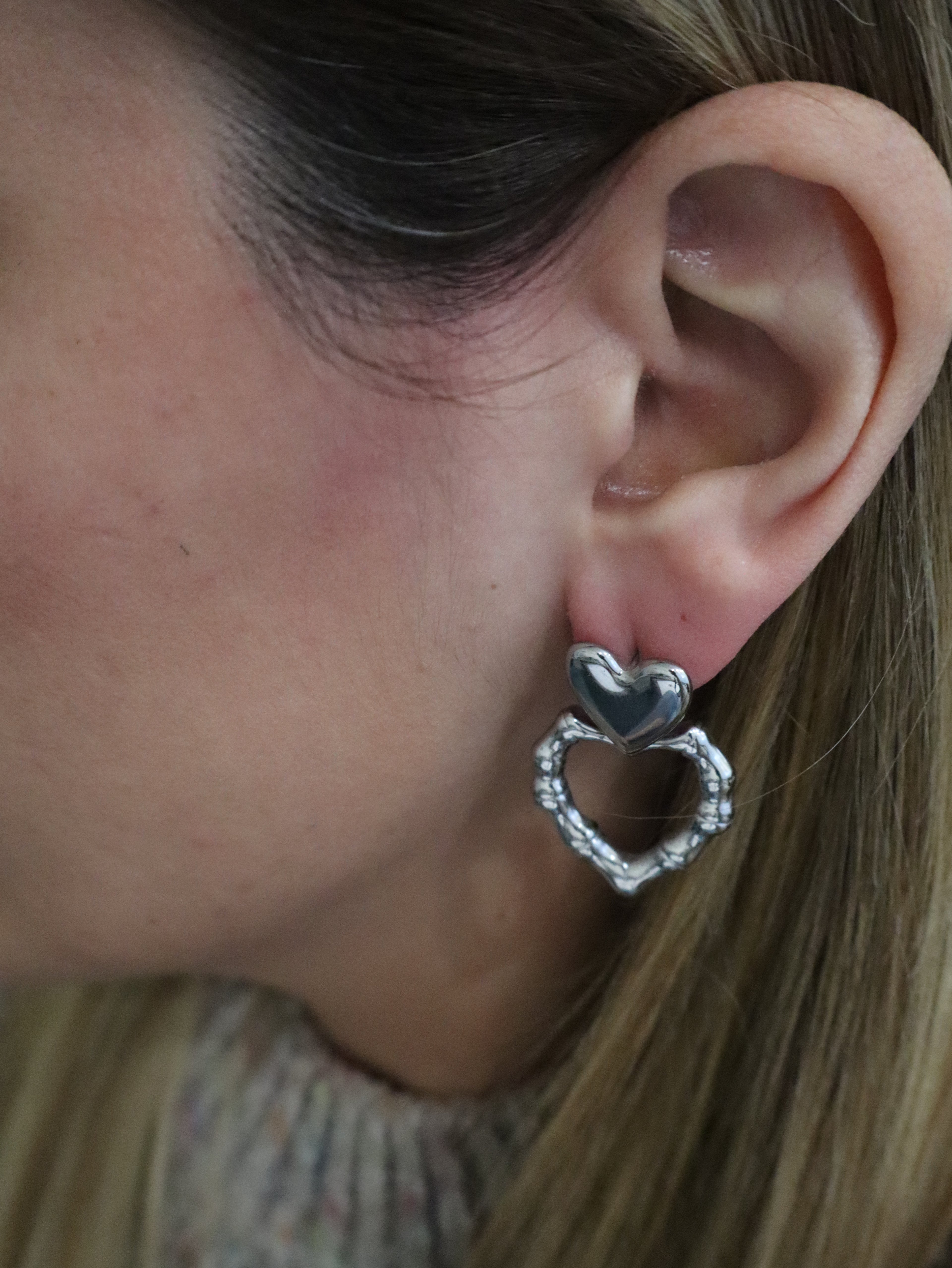 Brincos Coração Duplo Prateado