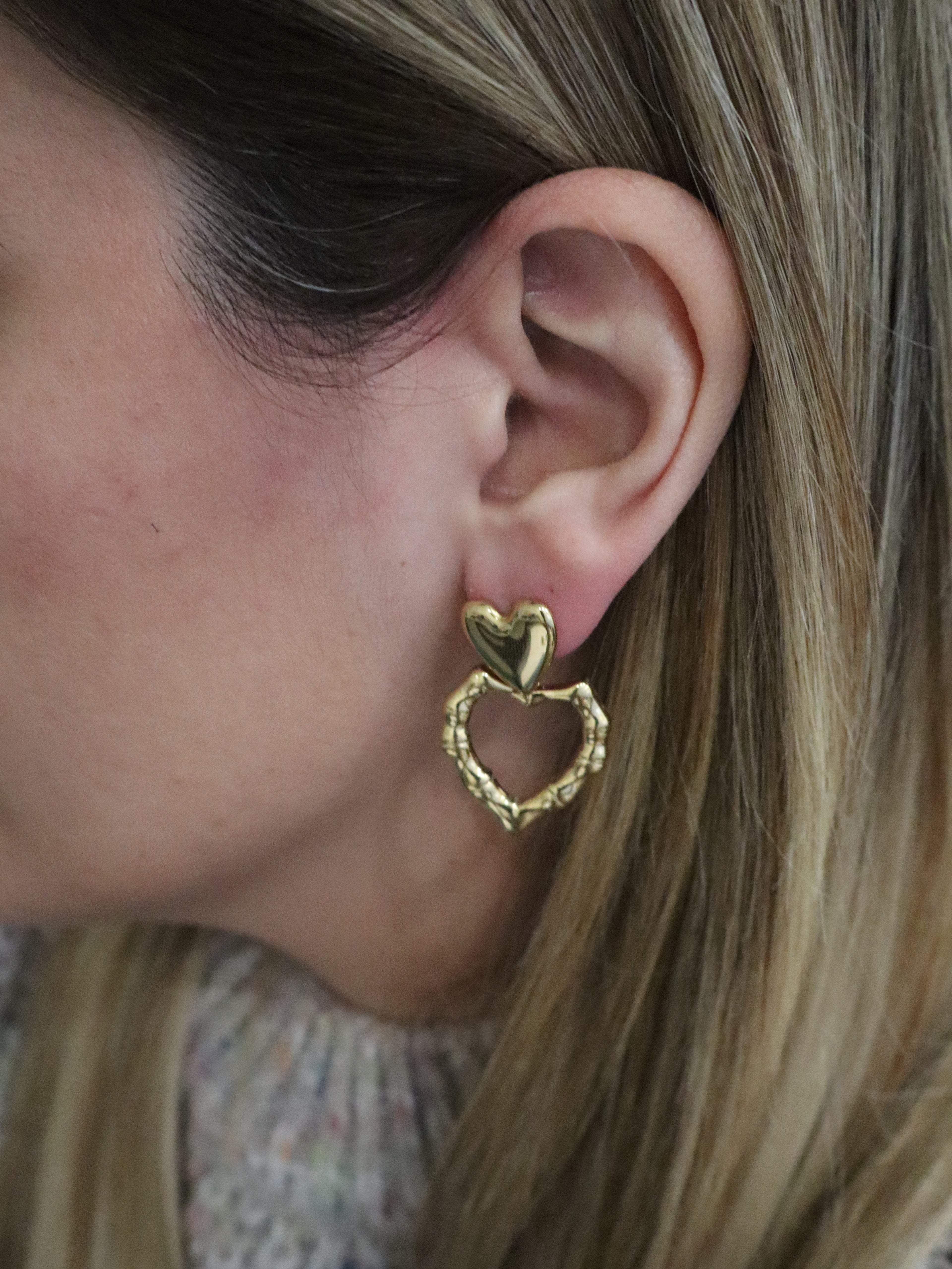 Brincos Coração Duplo Dourado