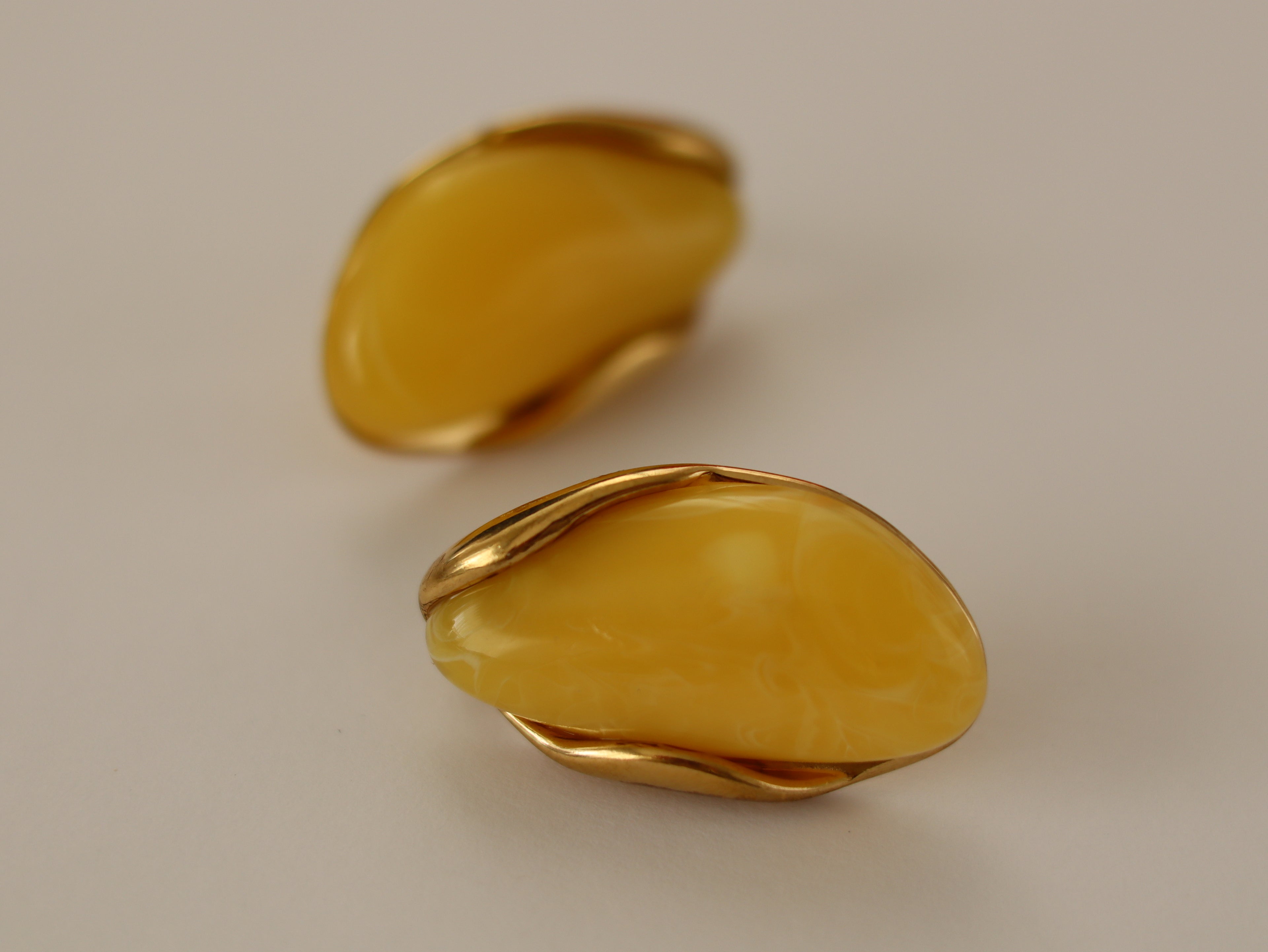 Brincos Amarelos Dourados