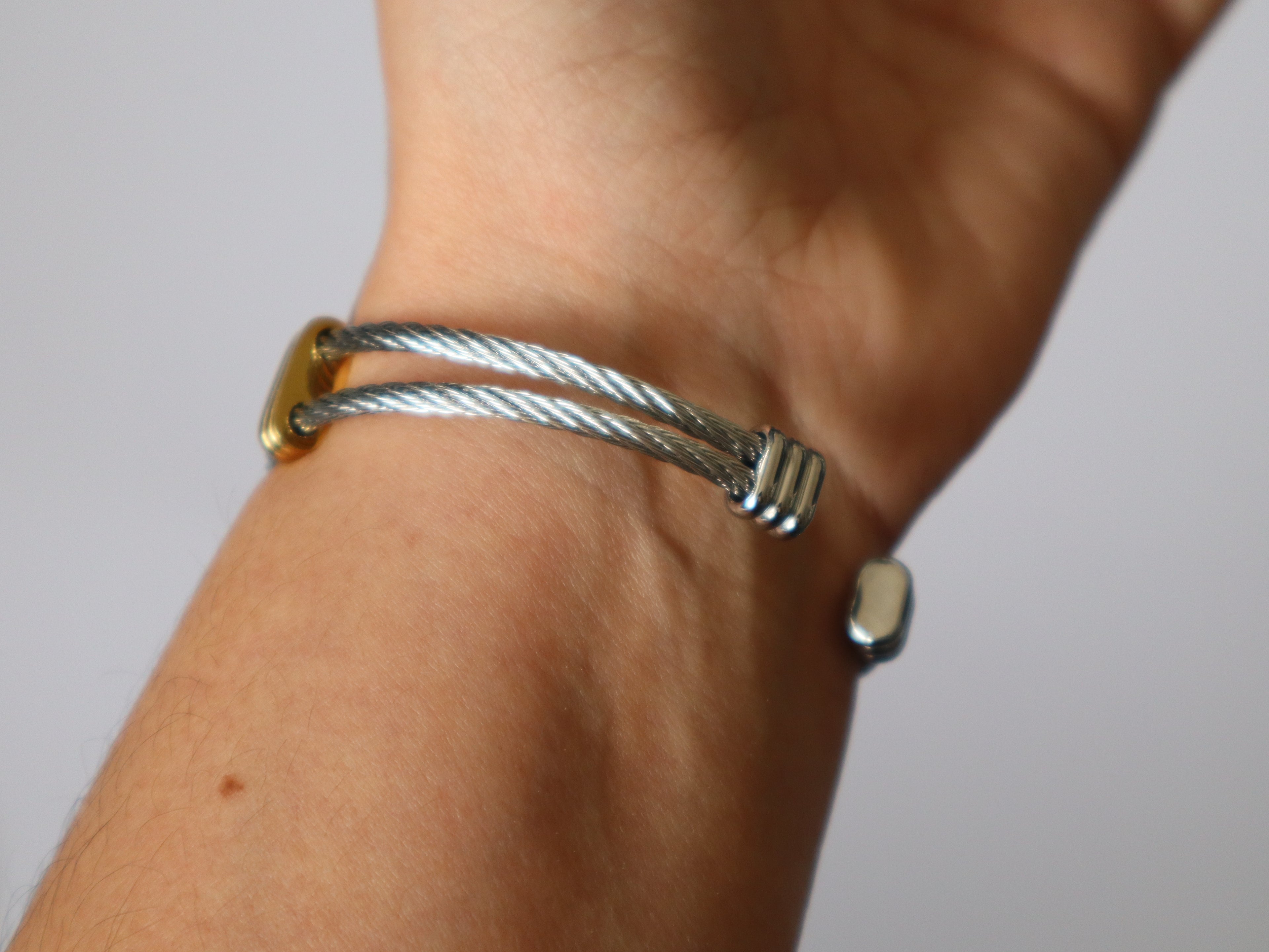 Pulseira Cabo Dourado