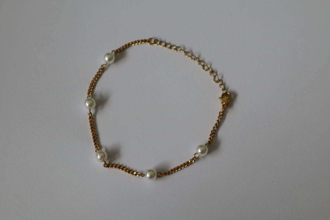 Pulseira Pérolas Delicadas