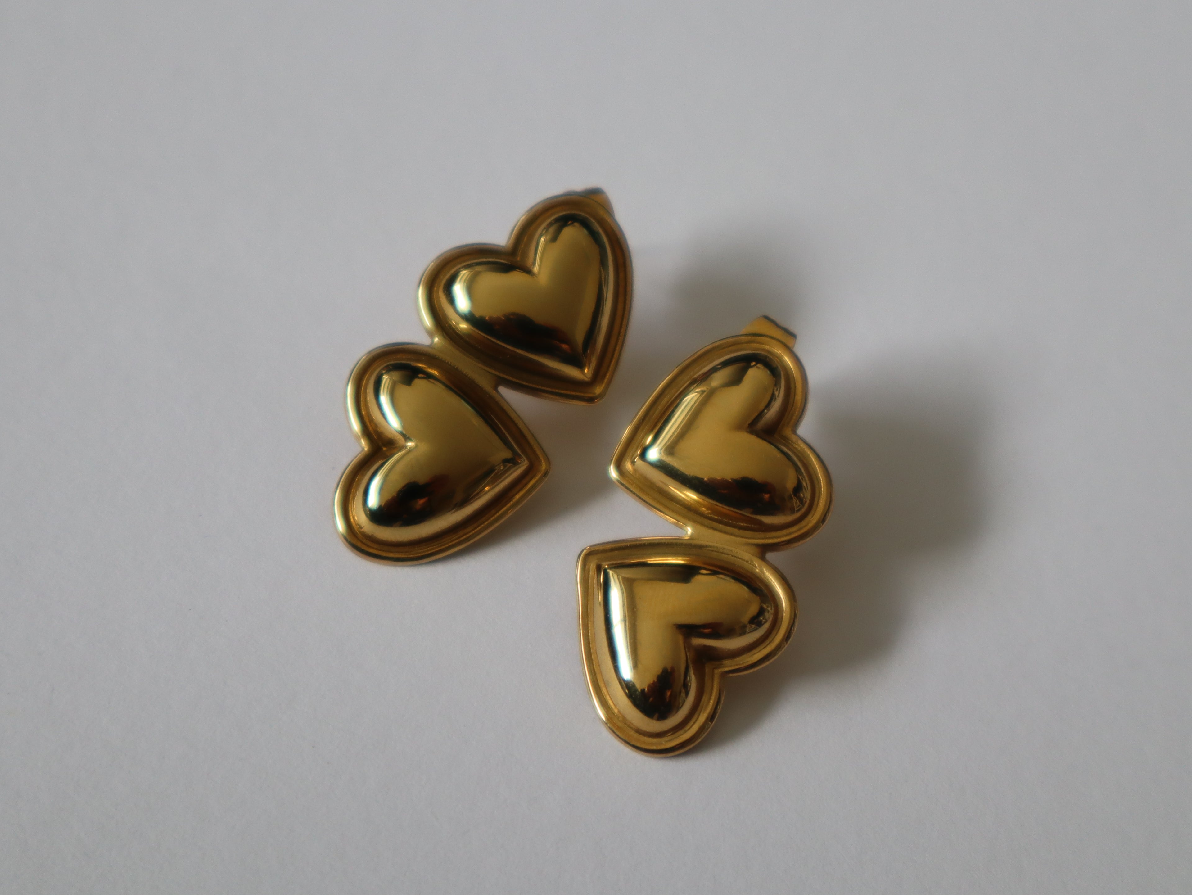 Brincos Duplo Coração Dourado