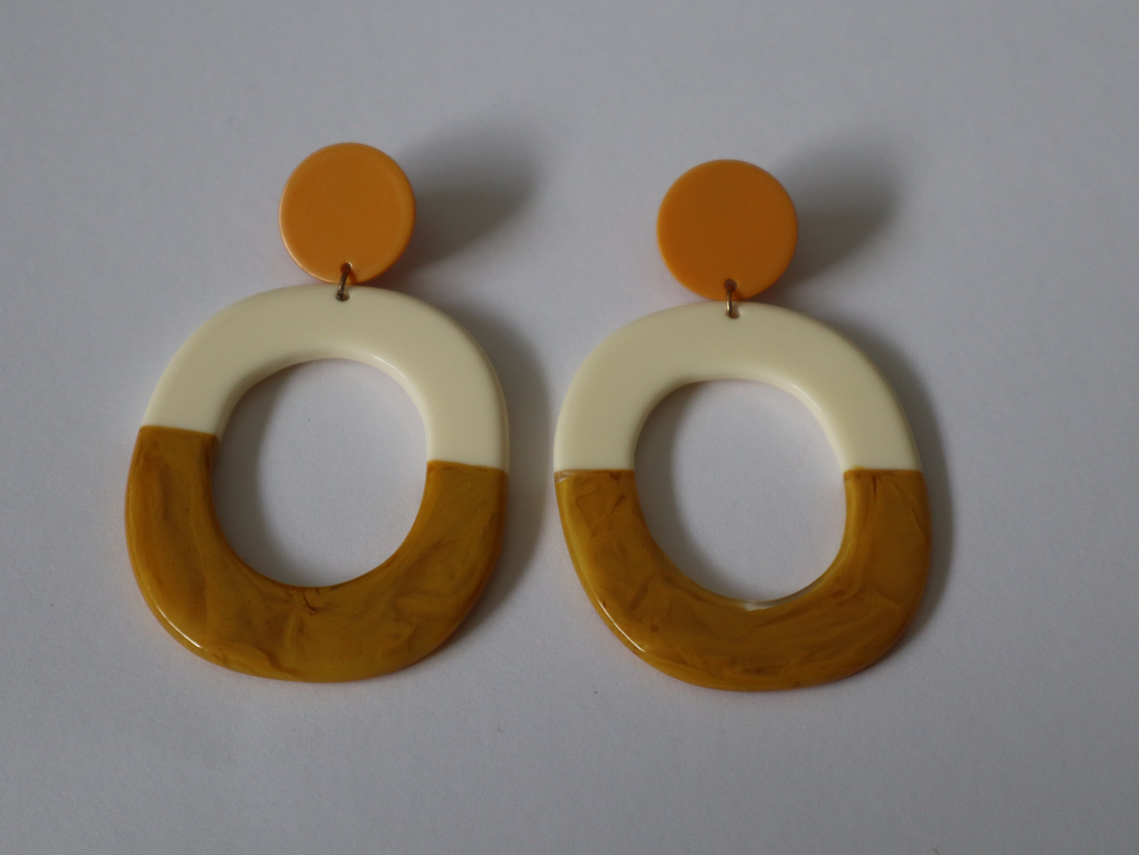 Brincos Geométricos Mostarda