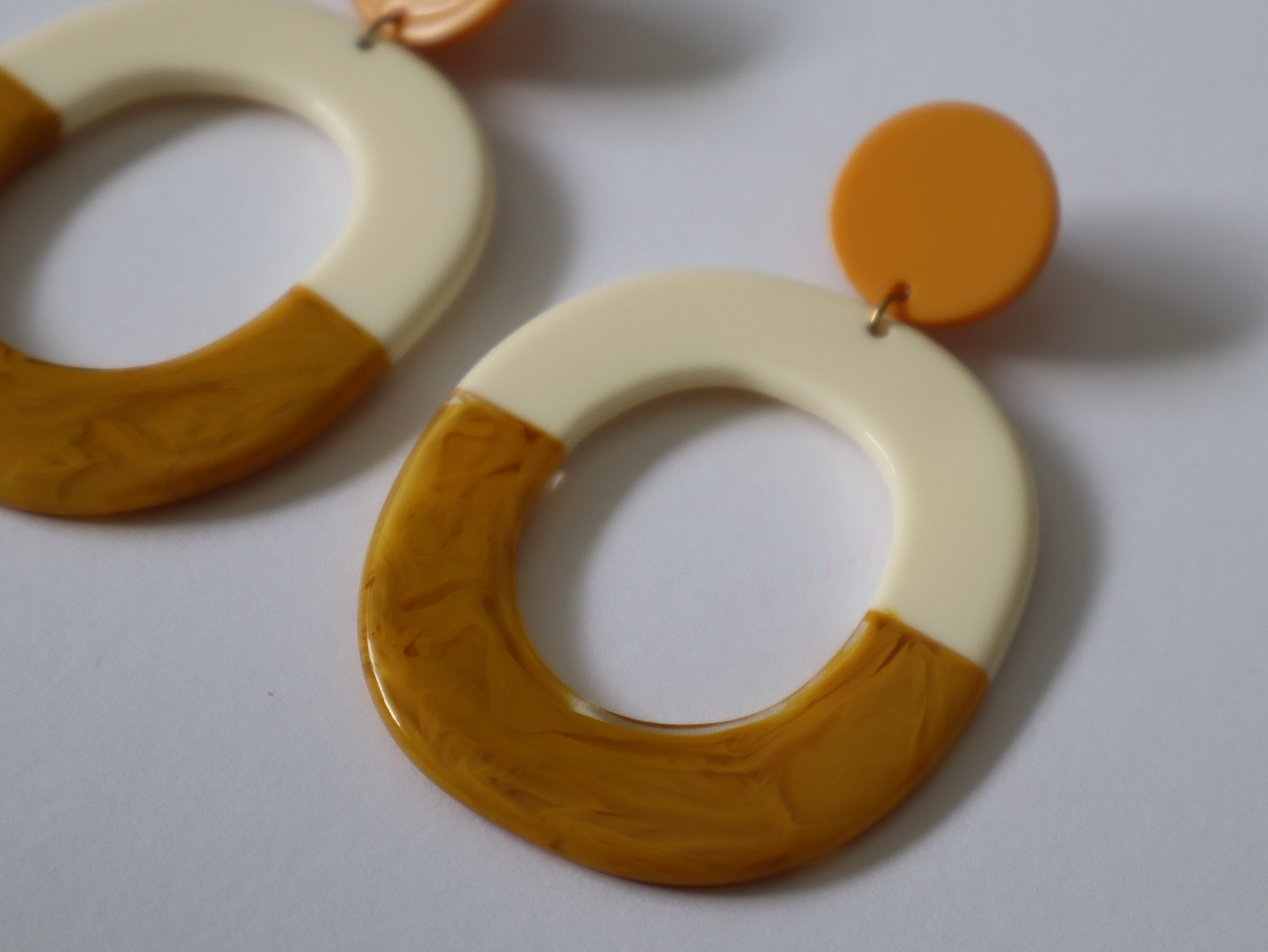 Brincos Geométricos Mostarda