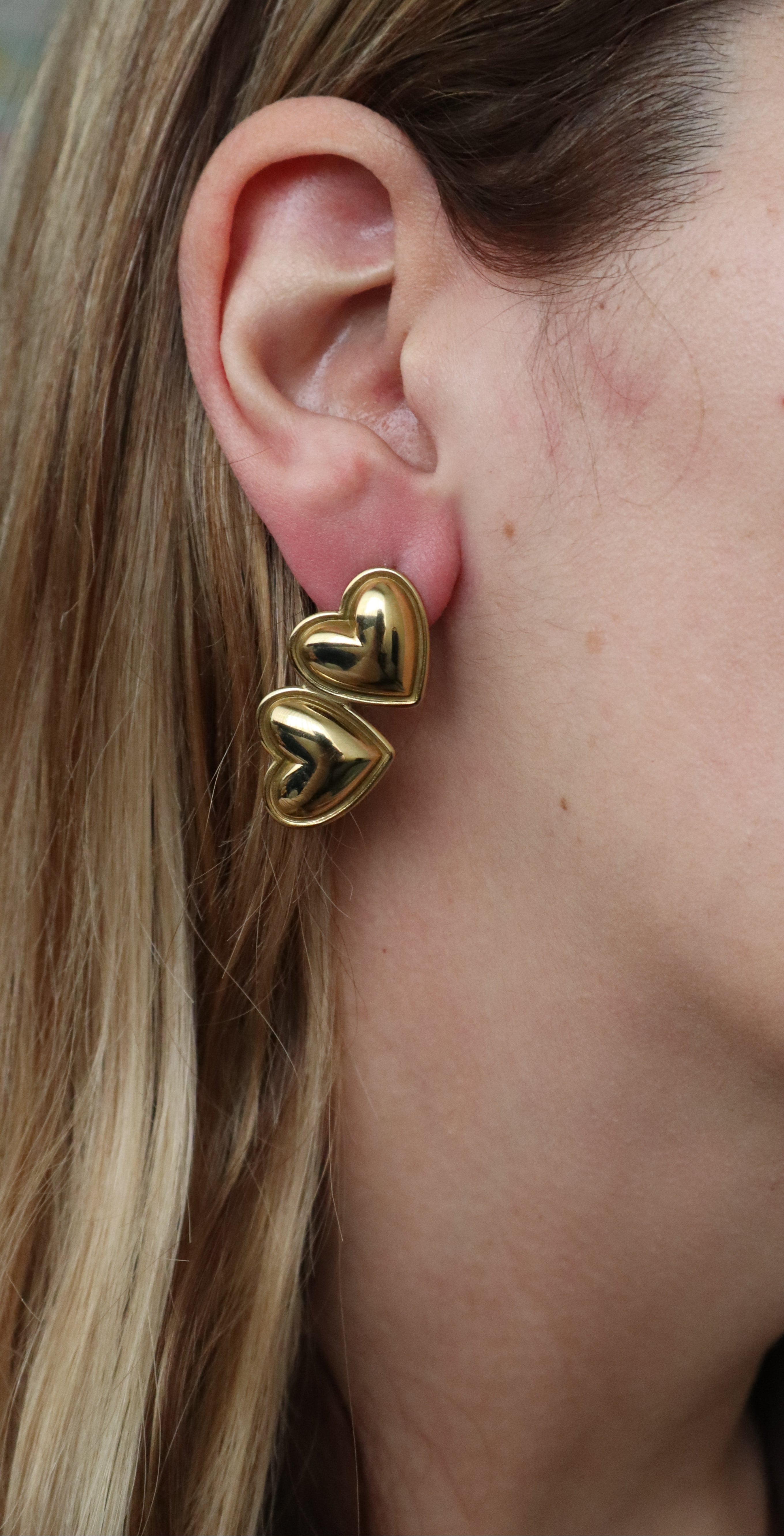 Brincos Duplo Coração Dourado