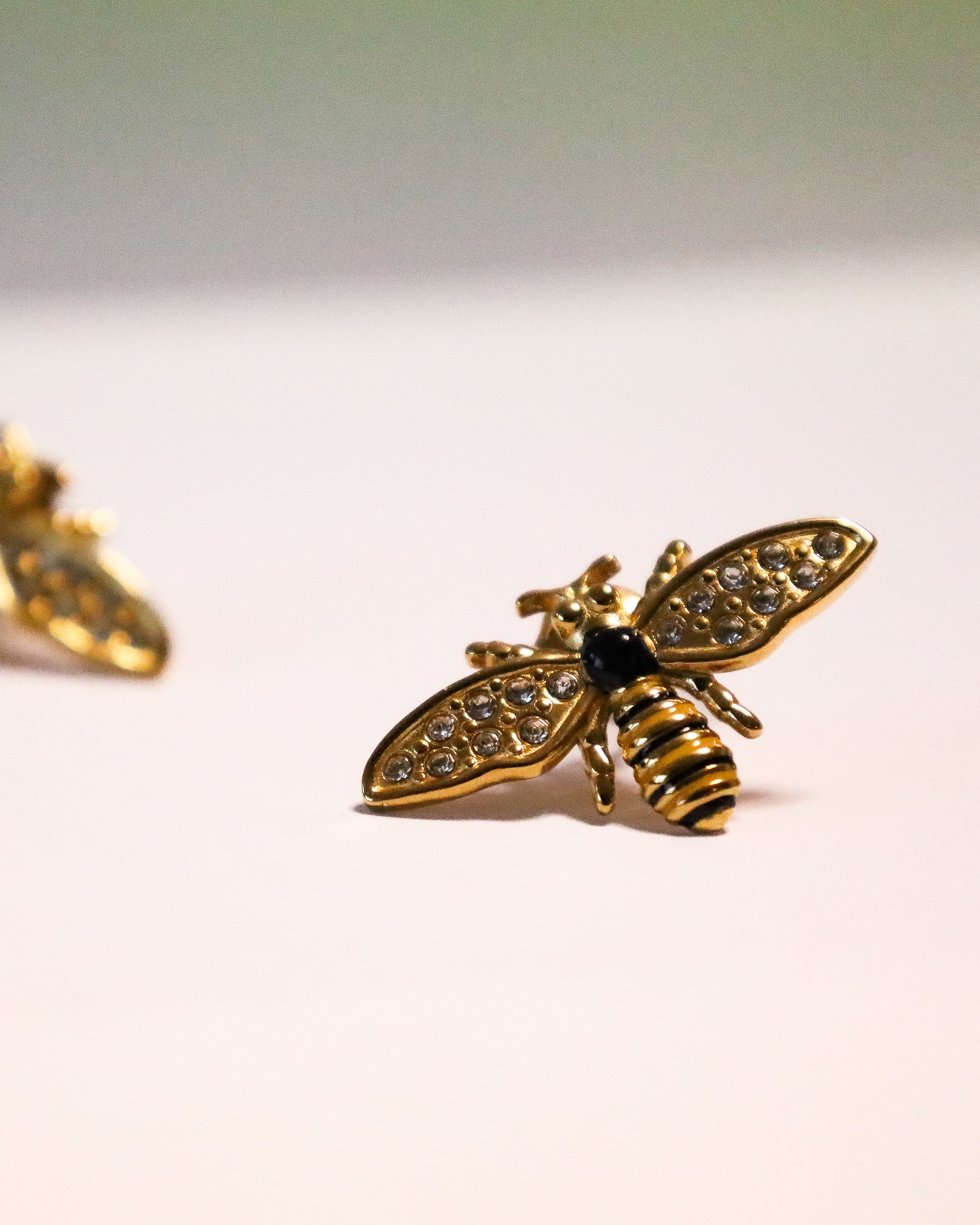 Brincos Abelha Dourada