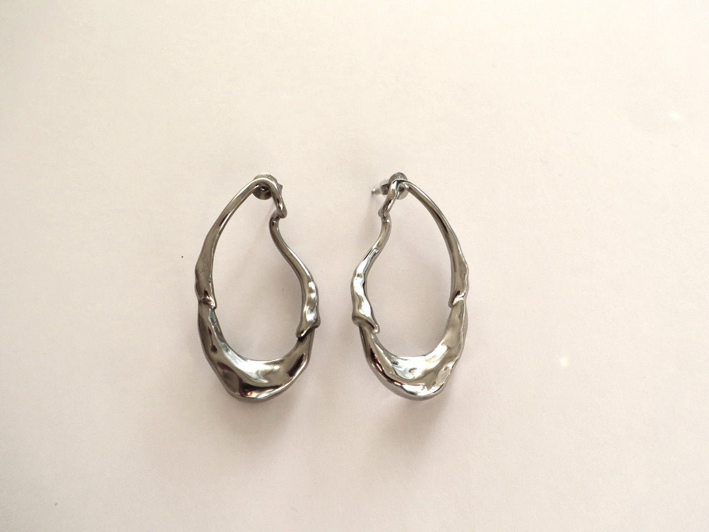 Brincos Gota Orgânica Prateado